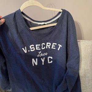 Vs scoop neck quarter sleeve sweatshirt